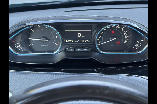 Peugeot 2008 1.2 PureTech Allure D-riem vv in 02-2026 l Pano l Carplay l Camera l Halfleder l 110pk l Dealer Onderhouden l 2e Eigenaar l Navi l Clima l Cruise l Pdc l Lm velgen l Apk tot 02-2027
