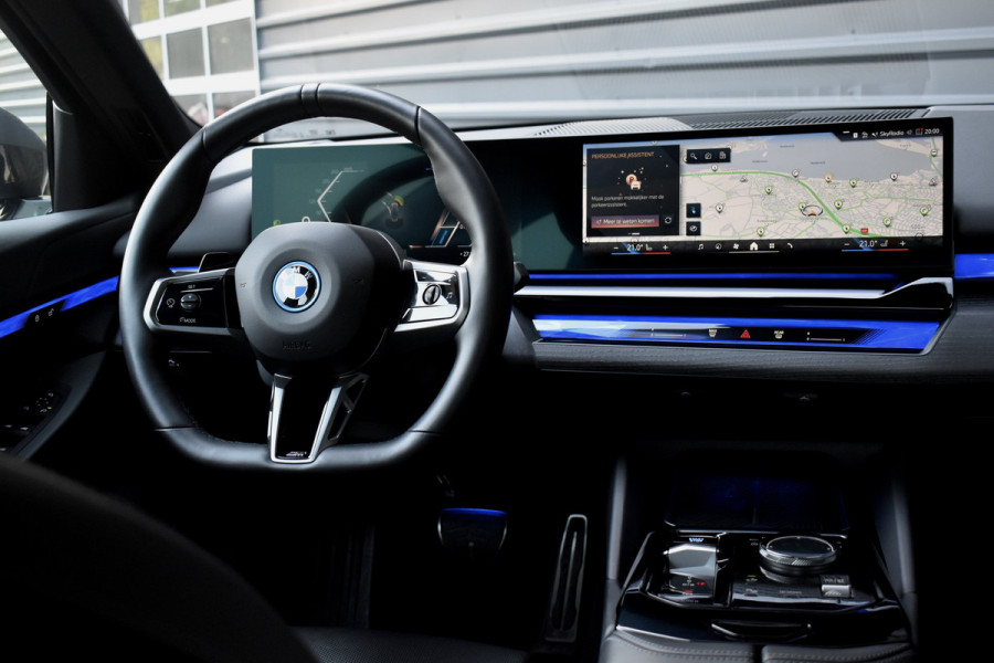 BMW i5 eDrive40 M Sport 84 kWh | Orig. NL | Driving Assistant Plus | Lederen Bekleding | Ambient verlichting |
