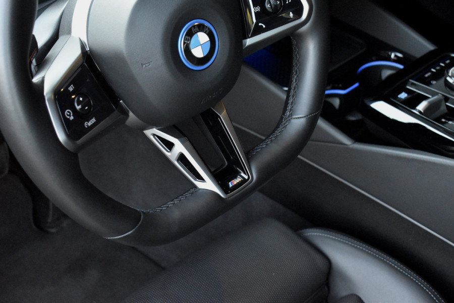 BMW i5 eDrive40 M Sport 84 kWh | Orig. NL | Driving Assistant Plus | Lederen Bekleding | Ambient verlichting |
