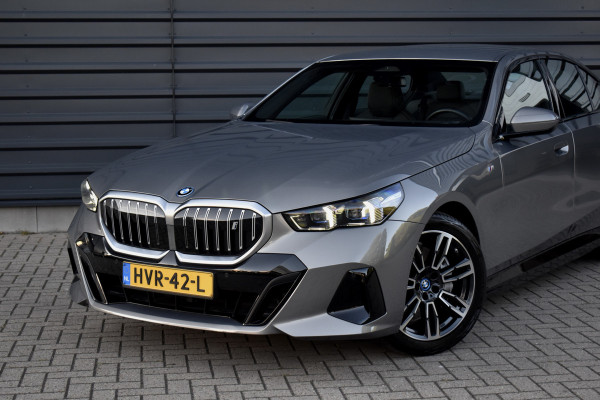 BMW i5 eDrive40 M Sport 84 kWh | Orig. NL | Driving Assistant Plus | Lederen Bekleding | Ambient verlichting |