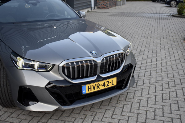 BMW i5 eDrive40 M Sport 84 kWh | Orig. NL | Driving Assistant Plus | Lederen Bekleding | Ambient verlichting |