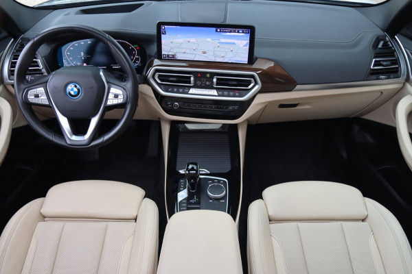 BMW X3 XDrive30e / PANO / LASER / HUD / MEMORY / 360 / KEYLESS / 21'