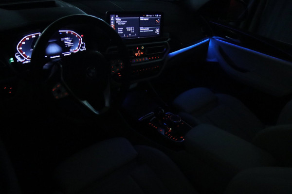 BMW X3 XDrive30e / PANO / LASER / HUD / MEMORY / 360 / KEYLESS / 21'