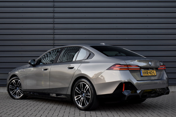 BMW i5 eDrive40 M Sport 84 kWh | Orig. NL | Driving Assistant Plus | Lederen Bekleding | Ambient verlichting |