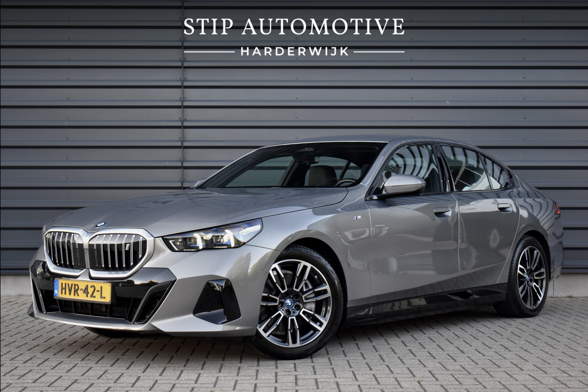 BMW i5 eDrive40 M Sport 84 kWh | Orig. NL | Driving Assistant Plus | Lederen Bekleding | Ambient verlichting |