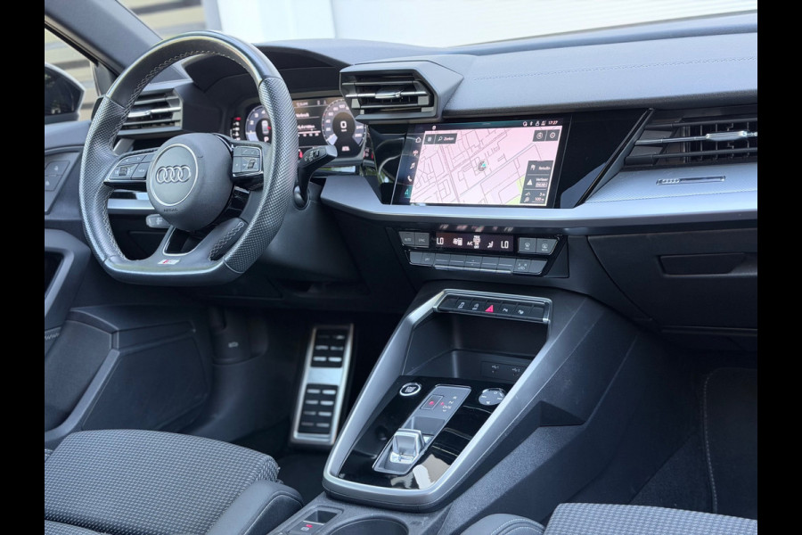 Audi A3 Limousine 30 TFSI S edition Pano/AppleCarPlay/Acc