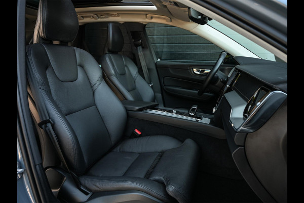 Volvo XC60 2.0 T8 Plug-in hybrid AWD Ultra Black Edition | Panoramadak | Harman/Kardon | Pilot Assist | HUD | 360 Camera | Memory Seats | Trekhaak | Stuurverwarming | Stoelverwarming V+A |