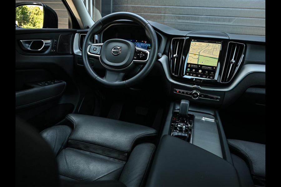 Volvo XC60 2.0 T8 Plug-in hybrid AWD Ultra Black Edition | Panoramadak | Harman/Kardon | Pilot Assist | HUD | 360 Camera | Memory Seats | Trekhaak | Stuurverwarming | Stoelverwarming V+A |