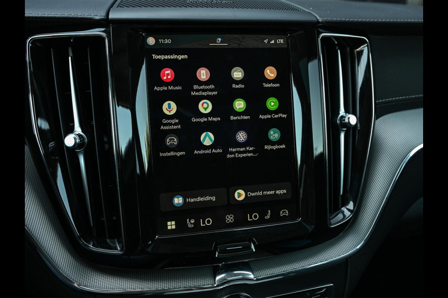 Volvo XC60 2.0 T8 Plug-in hybrid AWD Ultra Black Edition | Panoramadak | Harman/Kardon | Pilot Assist | HUD | 360 Camera | Memory Seats | Trekhaak | Stuurverwarming | Stoelverwarming V+A |