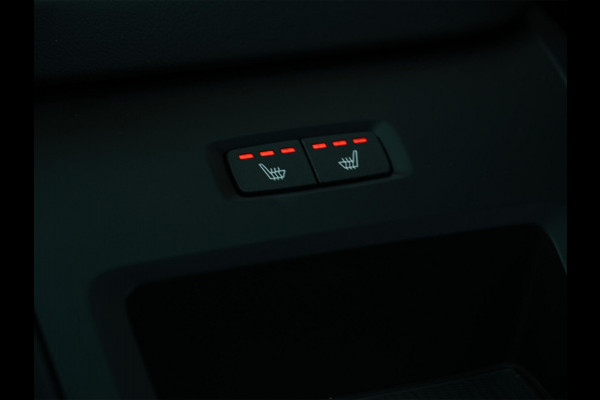 Volvo XC60 2.0 T8 Plug-in hybrid AWD Ultra Black Edition | Panoramadak | Harman/Kardon | Pilot Assist | HUD | 360 Camera | Memory Seats | Trekhaak | Stuurverwarming | Stoelverwarming V+A |