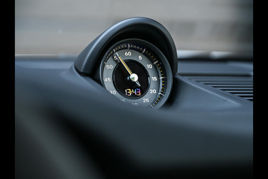 Porsche 911 4.0 GT3 | NL-Auto | Dealeronderhouden | Sport Chrono | Achterasbesturing | Race-Tex Hemelbekleding | 18 Wegs Verst. Stoelen | Camera |