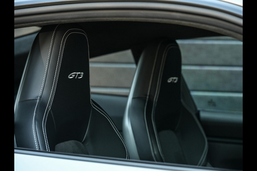 Porsche 911 4.0 GT3 | NL-Auto | Dealeronderhouden | Sport Chrono | Achterasbesturing | Race-Tex Hemelbekleding | 18 Wegs Verst. Stoelen | Camera |