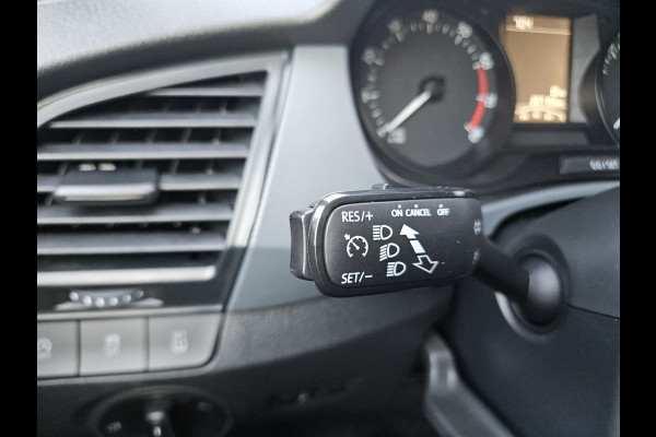 Škoda Fabia Combi 1.0 MPI Active Trekhaak! Cruise Control! NAP! Nette Auto!