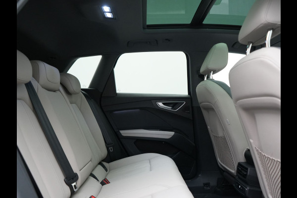 Audi Q4 e-tron 55 Quattro Advanced edition 82 kWh 340pk | Panodak | Adaptive Cruise | Head Up | Sonos Audio | Camera | Matrix LED | Stoelen & Stuur Verwarmd | Blis | Apple Carplay | Navigatie | DAB |