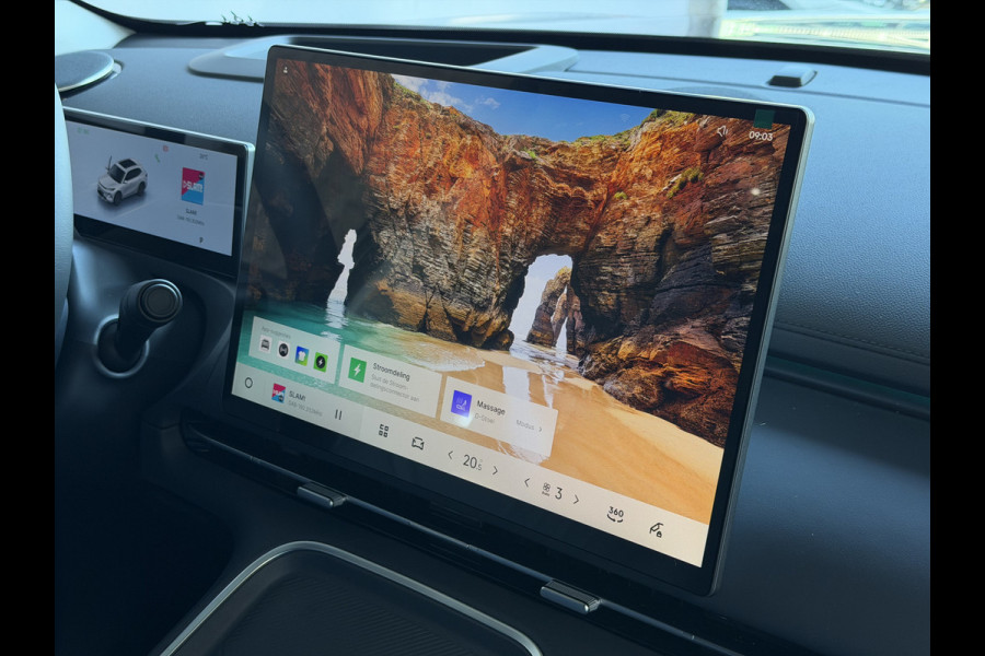 GEELY Starray EM-i MAX+ PHEV LONG RANGE NIEUWE AUTO | 29,8 kWh ACCU | 136 KM WLTP | PANORAMADAK | STOELVERWARMING/KOELING | LEER | MET MASSAGE