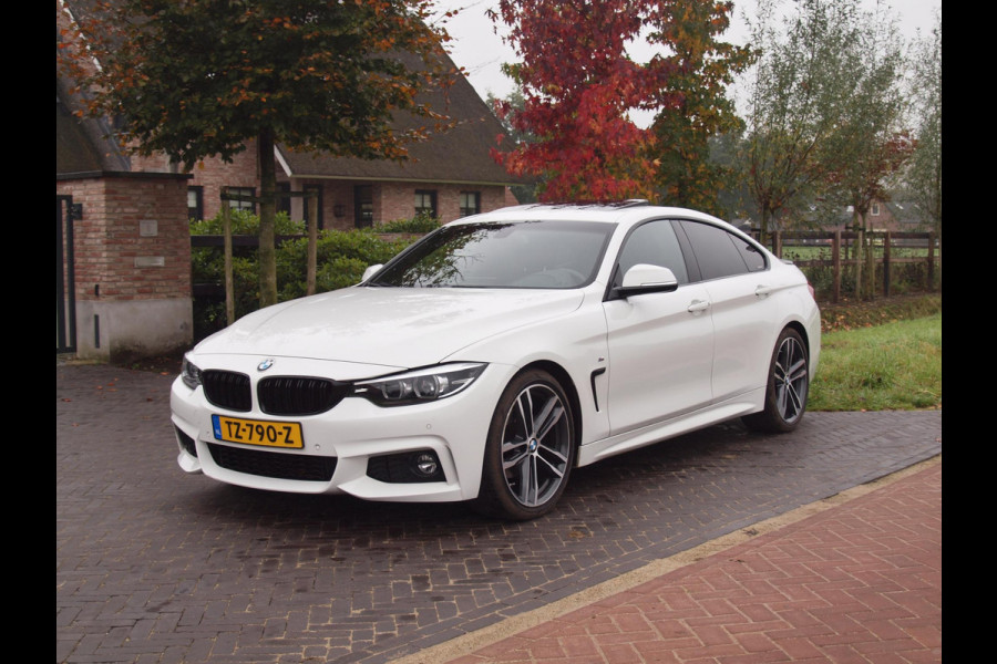 BMW 4 Serie Gran Coupé 420i High Executive | M-Pakket | Panoramadak | Trekhaak | NL-Auto |