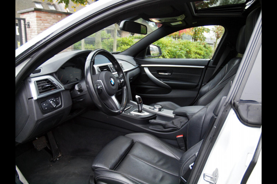 BMW 4 Serie Gran Coupé 420i High Executive | M-Pakket | Panoramadak | Trekhaak | NL-Auto |