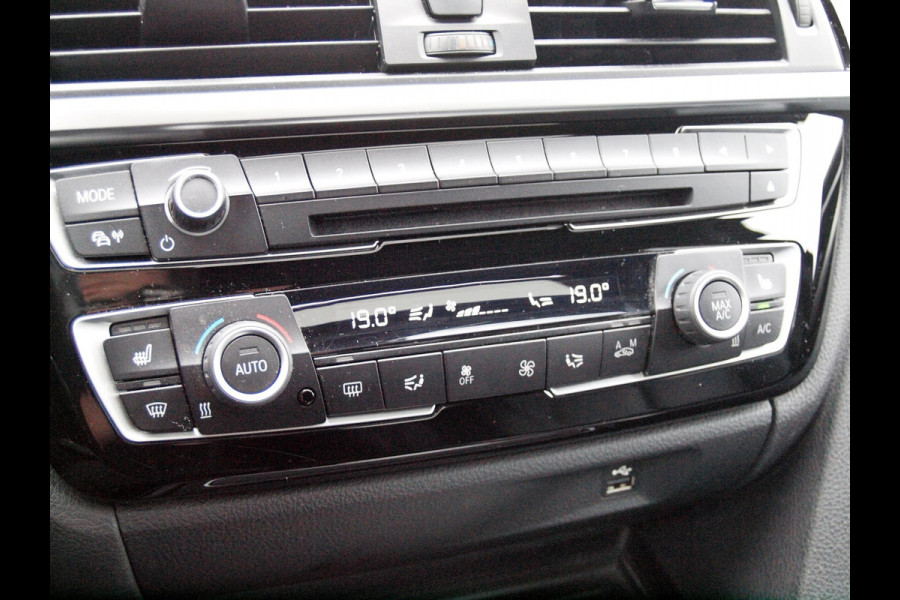BMW 4 Serie Gran Coupé 420i High Executive | M-Pakket | Panoramadak | Trekhaak | NL-Auto |