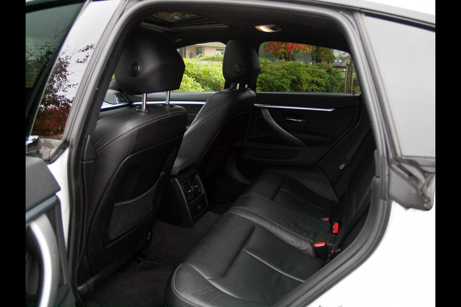 BMW 4 Serie Gran Coupé 420i High Executive | M-Pakket | Panoramadak | Trekhaak | NL-Auto |