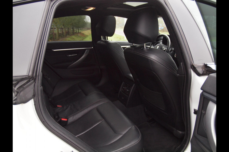 BMW 4 Serie Gran Coupé 420i High Executive | M-Pakket | Panoramadak | Trekhaak | NL-Auto |