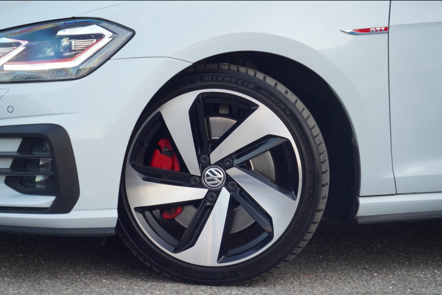 Volkswagen Golf 2.0 TSI GTI Performance / Pano / Dealeronderhouden / Dynaudio / Bearlock / White Silver Metallic