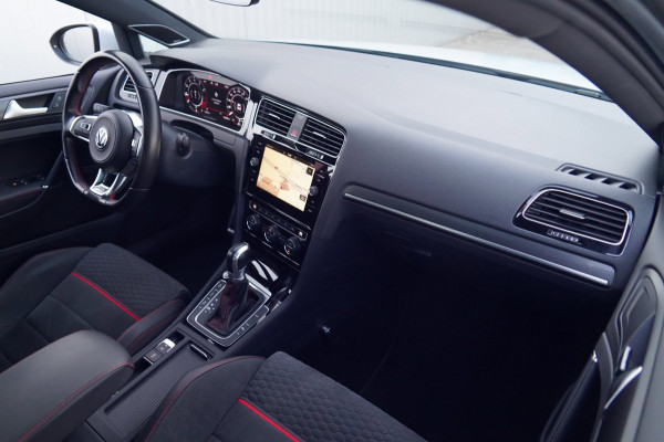 Volkswagen Golf 2.0 TSI GTI Performance / Pano / Dealeronderhouden / Dynaudio / Bearlock / White Silver Metallic