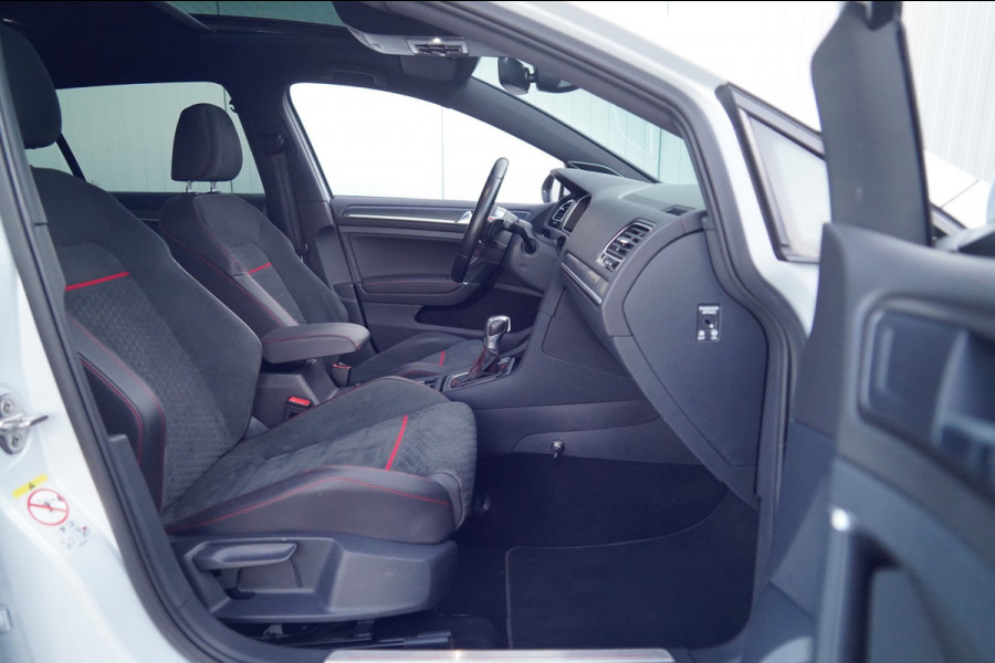 Volkswagen Golf 2.0 TSI GTI Performance / Pano / Dealeronderhouden / Dynaudio / Bearlock / White Silver Metallic