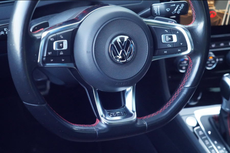 Volkswagen Golf 2.0 TSI GTI Performance / Pano / Dealeronderhouden / Dynaudio / Bearlock / White Silver Metallic