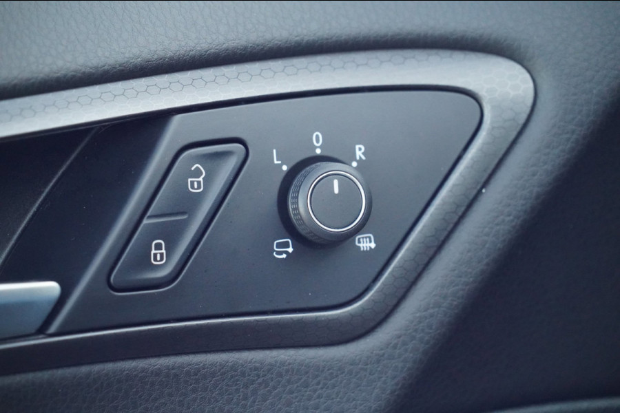 Volkswagen Golf 2.0 TSI GTI Performance / Pano / Dealeronderhouden / Dynaudio / Bearlock / White Silver Metallic