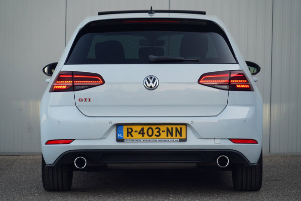 Volkswagen Golf 2.0 TSI GTI Performance / Pano / Dealeronderhouden / Dynaudio / Bearlock / White Silver Metallic
