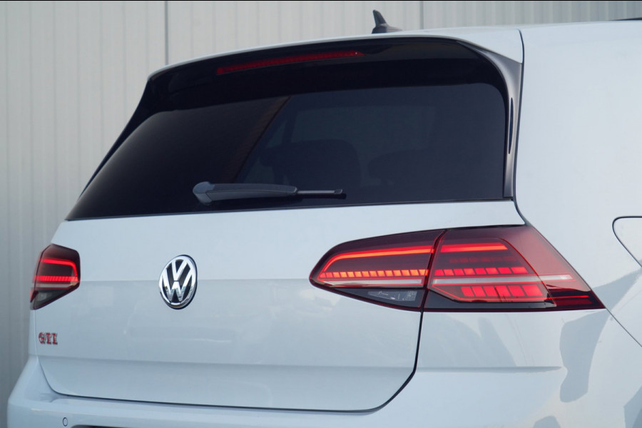 Volkswagen Golf 2.0 TSI GTI Performance / Pano / Dealeronderhouden / Dynaudio / Bearlock / White Silver Metallic