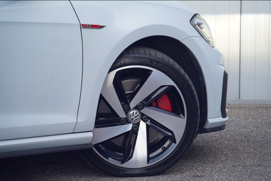 Volkswagen Golf 2.0 TSI GTI Performance / Pano / Dealeronderhouden / Dynaudio / Bearlock / White Silver Metallic