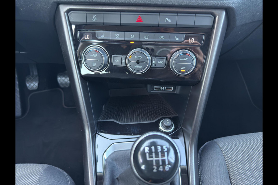 Volkswagen T-Roc 1.0 TSI Style | Clima | Stoelverw | Parksensors V+A | Navi | 16"Velg | Apple / Android