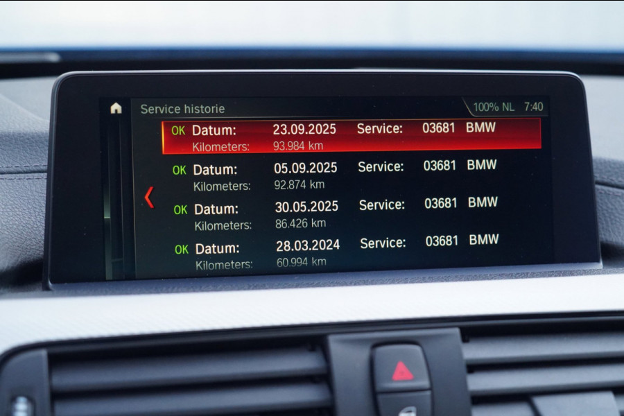 BMW 4 Serie Coupé 430i High Executive / M-Sport / NL-Auto / Dealeronderhouden / Estoril Blue / Leder / Navi
