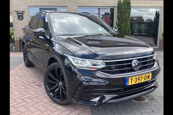 Volkswagen Tiguan 1.5 TSI R-Line | Black Style | Matrix | Pano | Trekhaak