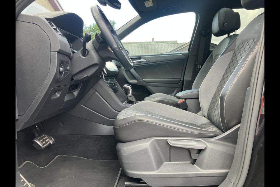 Volkswagen Tiguan 1.5 TSI R-Line | Black Style | Matrix | Pano | Trekhaak
