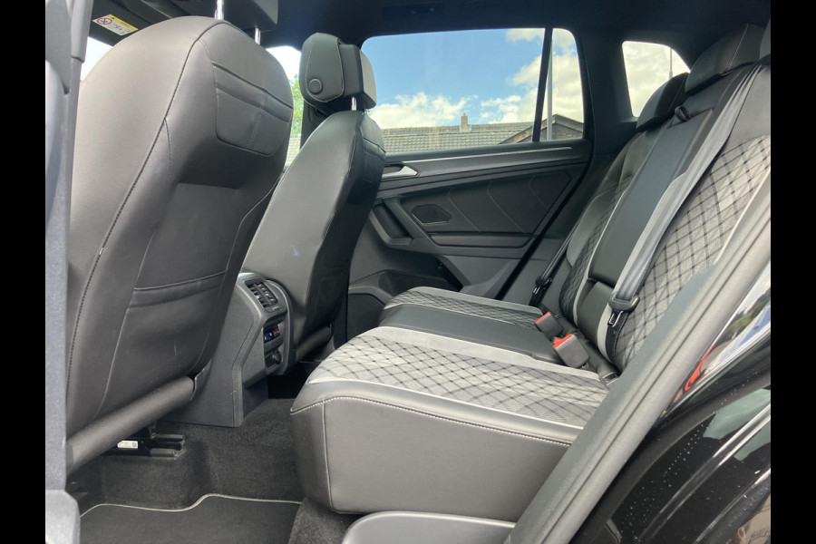 Volkswagen Tiguan 1.5 TSI R-Line | Black Style | Matrix | Pano | Trekhaak