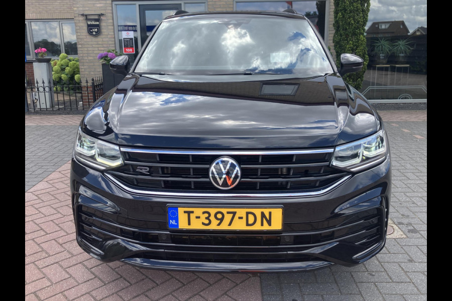 Volkswagen Tiguan 1.5 TSI R-Line | Black Style | Matrix | Pano | Trekhaak