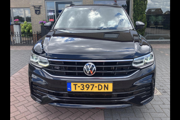 Volkswagen Tiguan 1.5 TSI R-Line | Black Style | Matrix | Pano | Trekhaak