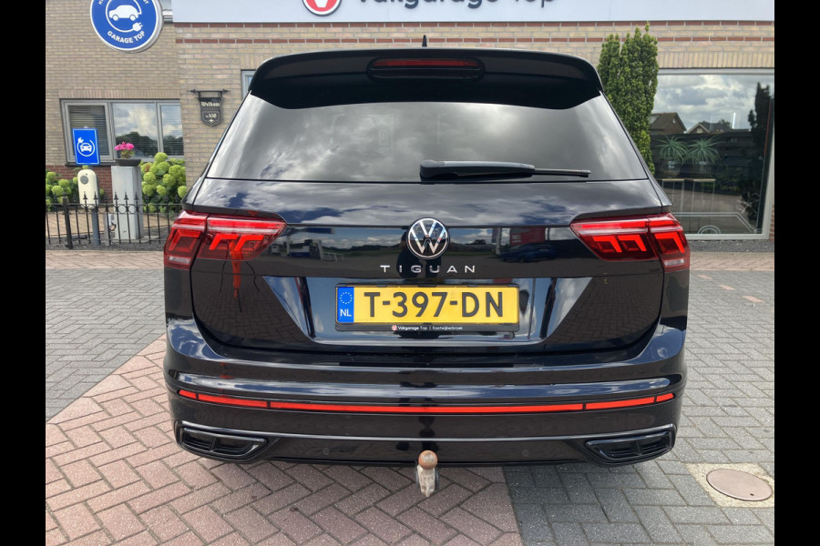 Volkswagen Tiguan 1.5 TSI R-Line | Black Style | Matrix | Pano | Trekhaak