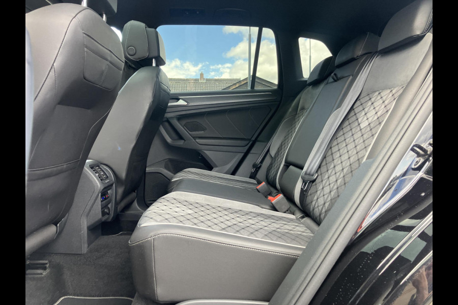 Volkswagen Tiguan 1.5 TSI R-Line | Black Style | Matrix | Pano | Trekhaak