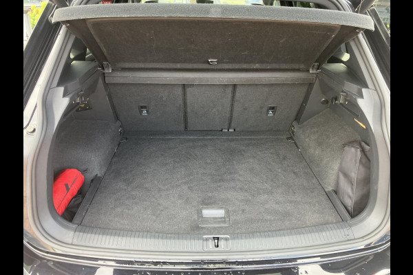 Volkswagen Tiguan 1.5 TSI R-Line | Black Style | Matrix | Pano | Trekhaak