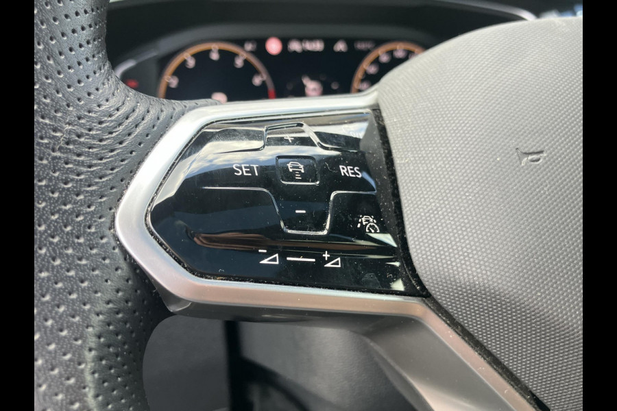 Volkswagen Tiguan 1.5 TSI R-Line | Black Style | Matrix | Pano | Trekhaak