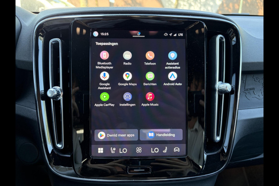 Volvo XC40 Core Recharge Pure Electric 2WD SOH 95%| VOLVO ONDERHOUDEN| RIJKLAARPRIJS INCL. 12 MND BOVAG GARANTIE| WARMTEPOMP| STOEL + STUURVERWARMING