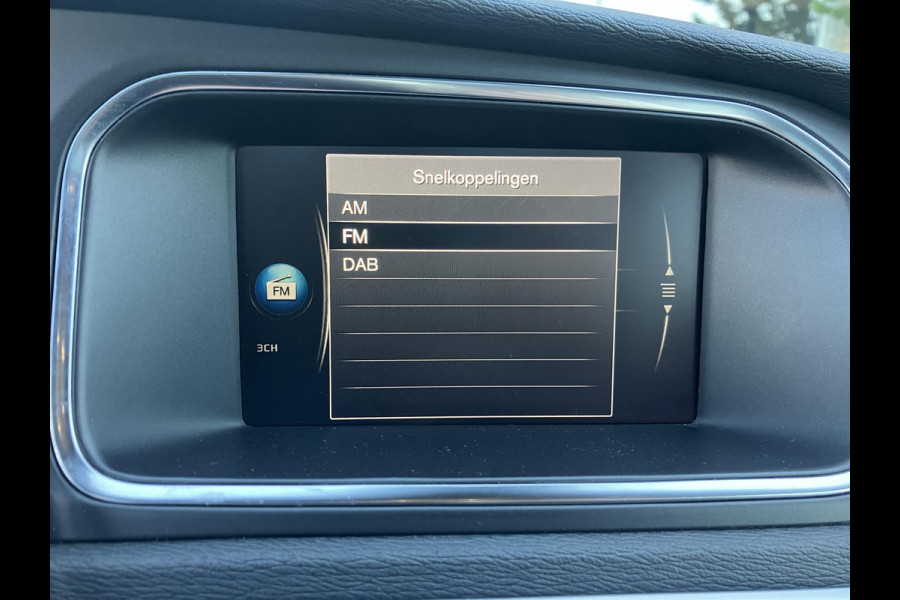 Volvo V40 1.5 T3 Polar+ Sport | R-Design | Pano | Leder | NAP