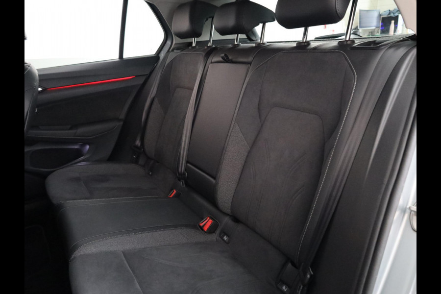Volkswagen Golf 1.5 eHybrid Style Edition 204 pk Automaat (DSG) | Navigatie via App | Parkeersensoren (Park assist) | Achteruitrijcamera | Adaptieve cruise control | Autom. airco (3 zones) |