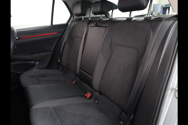 Volkswagen Golf 1.5 eHybrid Style Edition 204 pk Automaat (DSG) | Navigatie via App | Parkeersensoren (Park assist) | Achteruitrijcamera | Adaptieve cruise control | Autom. airco (3 zones) |