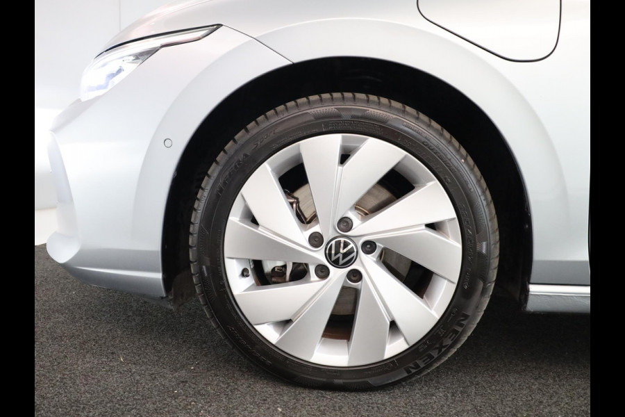 Volkswagen Golf 1.5 eHybrid Style Edition 204 pk Automaat (DSG) | Navigatie via App | Parkeersensoren (Park assist) | Achteruitrijcamera | Adaptieve cruise control | Autom. airco (3 zones) |
