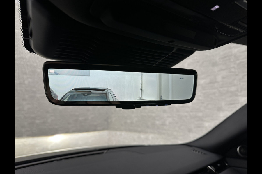 Land Rover Range Rover Evoque P300e AWD R-Dynamic HSE | Panorama | 360 Camera | Leder | Memory | Digitale-Cockpit | Keyless-Entry | Meridian-Sound | Stuurverwarming | Getint Glas | Black-Optic | 20 inch | Stand-Clima | Dodehoek | Lane Assist | Camera-Spiegel |