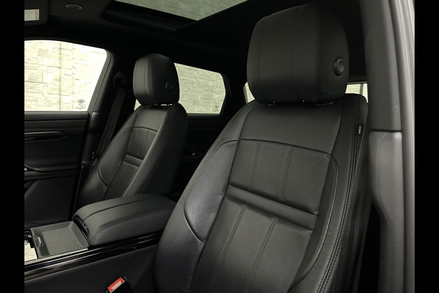 Land Rover Range Rover Evoque P300e AWD R-Dynamic HSE | Panorama | 360 Camera | Leder | Memory | Digitale-Cockpit | Keyless-Entry | Meridian-Sound | Stuurverwarming | Getint Glas | Black-Optic | 20 inch | Stand-Clima | Dodehoek | Lane Assist | Camera-Spiegel |